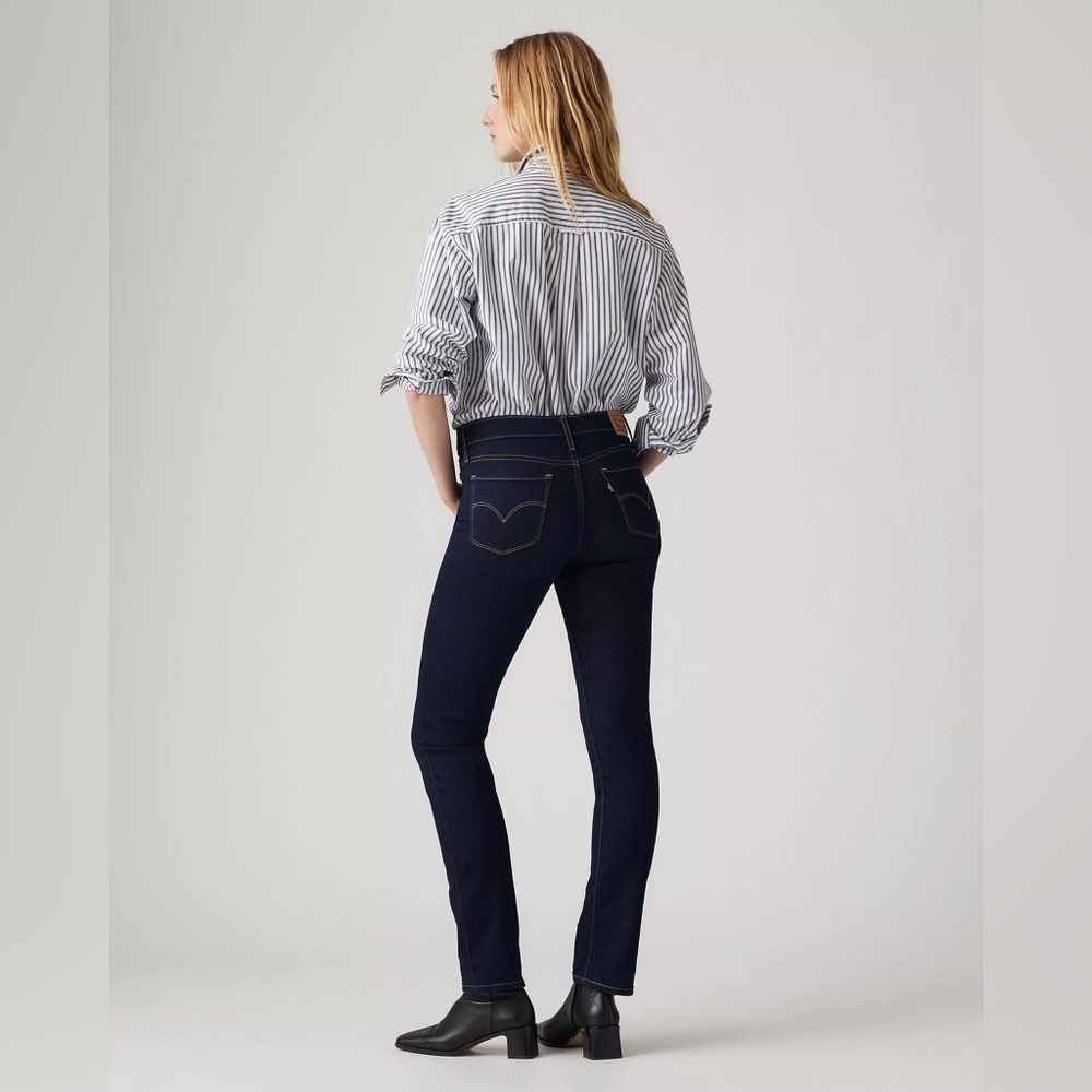 LEVI’S 312 SHAPING SLIM JEANS